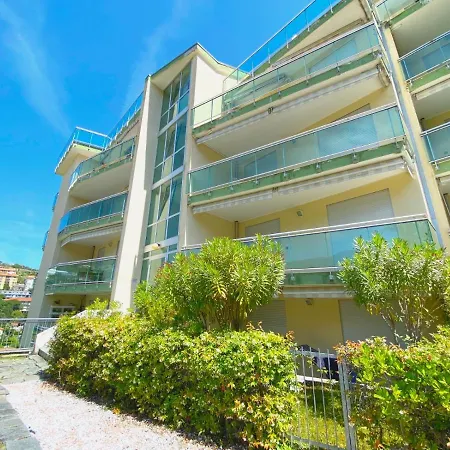 Casa Vacanza Con Piscina * Sanremo