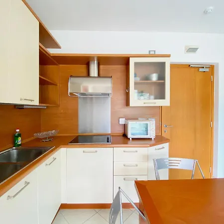 Lägenhet Casa Vacanza Con Piscina