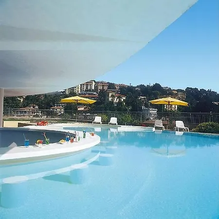 Lägenhet Casa Vacanza Con Piscina